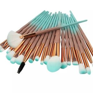 NEW!💚💛 20pc Makeup Brush Set